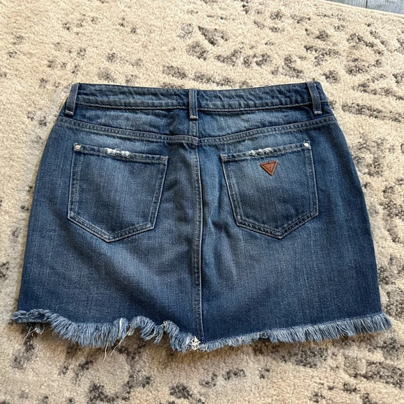 Guess denim distressed mini skirt|  size M - Picture 3 of 4